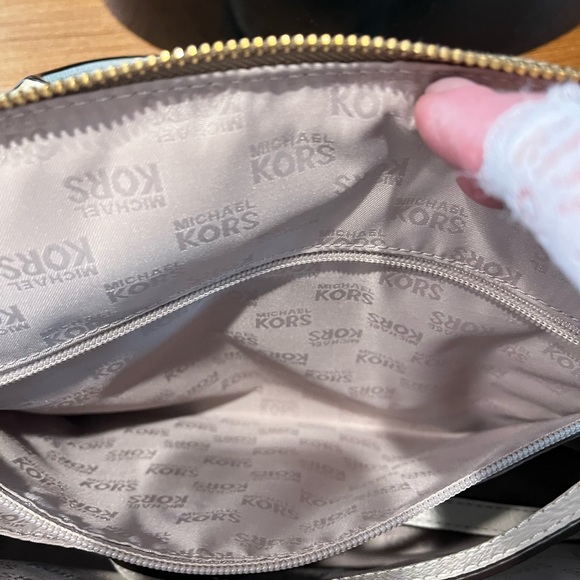 NWT Michael Kors Signature Large Tan & White Satchel - Picture 5 of 12